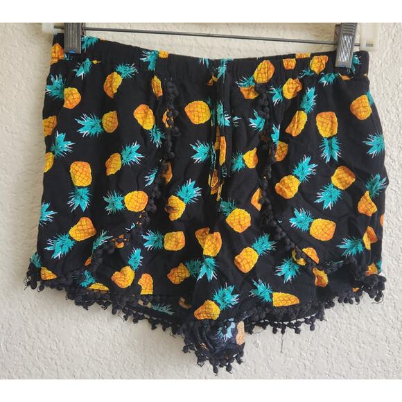 Black Yellow Green Pineapple Print Pull On Shorts Small Lightweight Crochet Trim - Picture 1 of 4